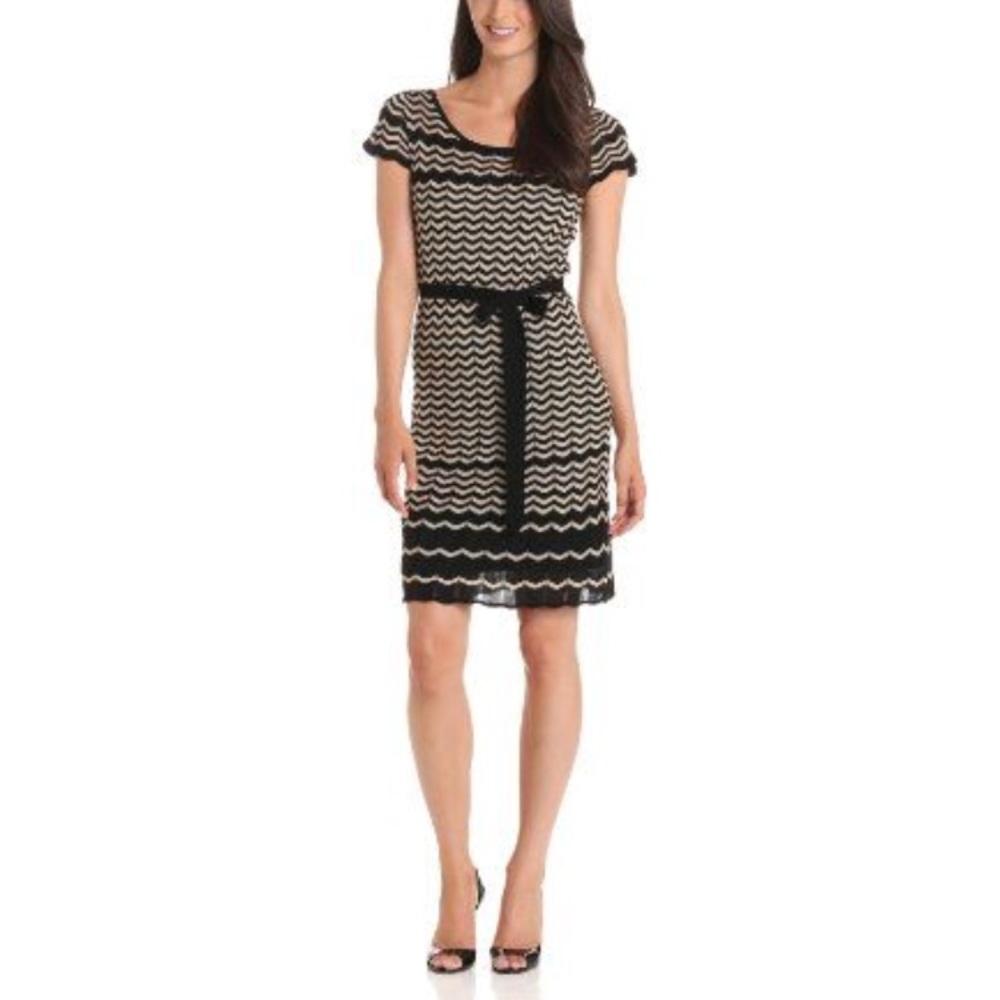 Tahari Black and Tan lightweight sweater dress